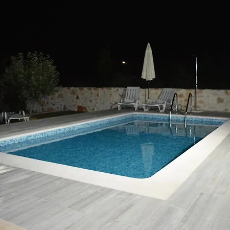 Casa Da Pedra * Ancião