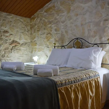 Casa Da Pedra بيت للعطل
